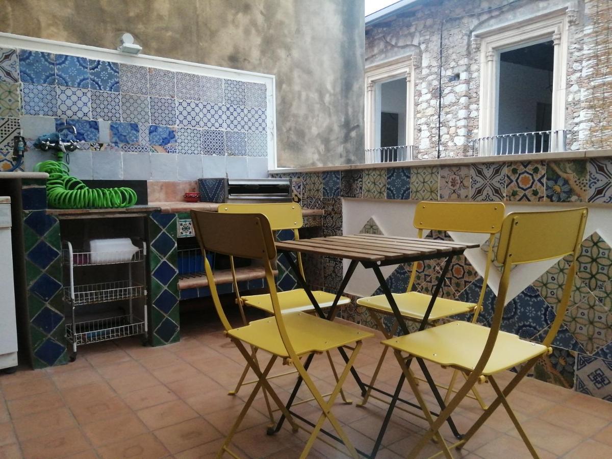 Aly Art Apartment Taormina Duomo, Gulf&Etna view Exterior foto