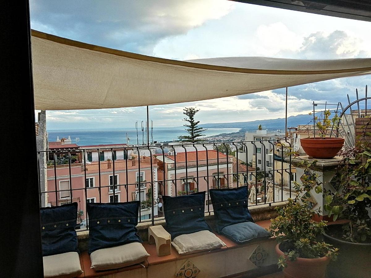 Aly Art Apartment Taormina Duomo, Gulf&Etna view Exterior foto